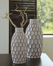 Load image into Gallery viewer, Dionna Vase Set (2/CN)
