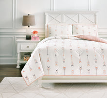 Load image into Gallery viewer, Lexann Twin Comforter Set
