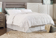Load image into Gallery viewer, Zelen King/California King Panel Headboard with Mirrored Dresser and 2 Nightstands

